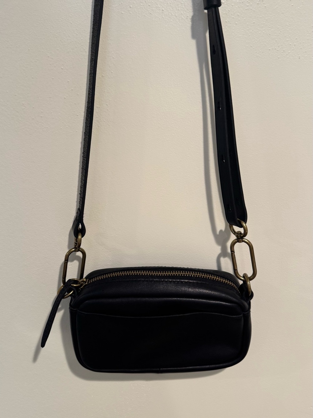NWOT Madewell Black Leather Essential Camera Crossbody Bag